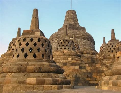  Borobudur Buddha-Stupan: En Kontemplativ Resa Genom Sten och Tid!